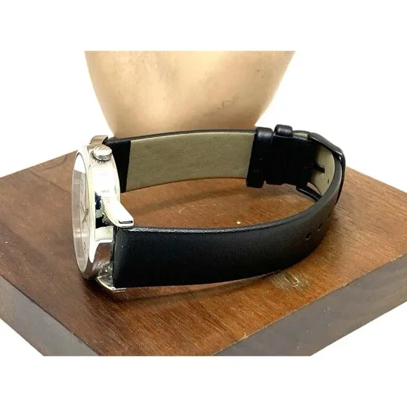 Timex Men's Watch TW2P75600 Quartz Indiglo White Dial Black Leather Band 38mm